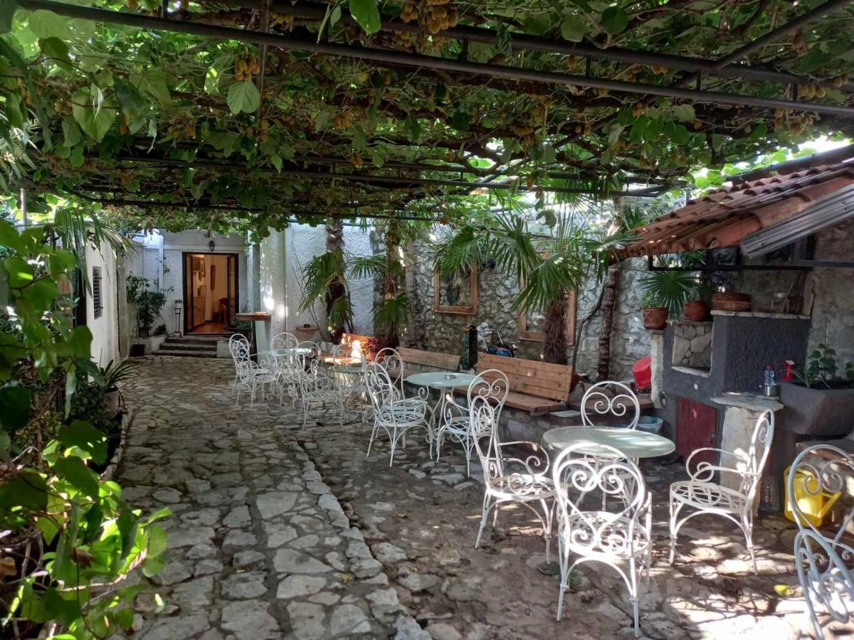 Heart Of Old Town Guesthouse Podgorica Eksteriør billede